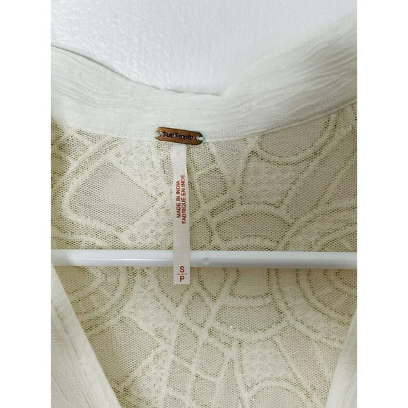 Free People Peasant Blouse S Embroidered Metallic Boho Relaxed Button Up Texture - Picture 6 of 13